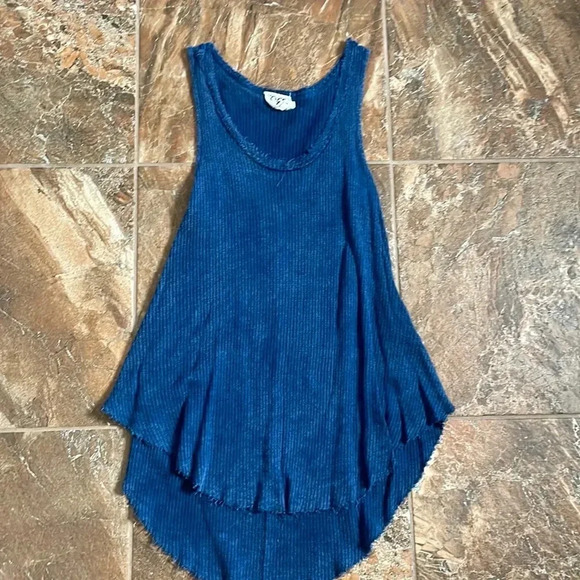 Blue‎ Waffled Tank - Picture 1 of 3